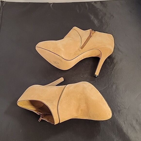 BRAND NEW ANTONIO MELANI SOFT SUEDE SIDE ANKLE BOOTIE - Picture 10 of 14
